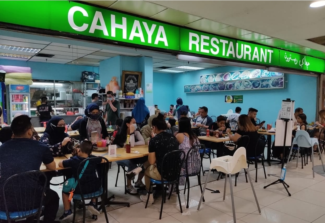  Cahaya Halal Restaurant 